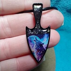 Black arrowhead howling wolf moon blue purple necklace